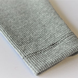 Children's leggings made of ribbed fabric image 3