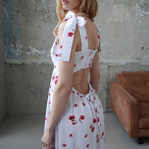 White Floral Dress Open Back Cutout Midi Dress Boho Hippie Flower Sundress Romantic Cutout Dress for Women Bow Gorgeous Dress