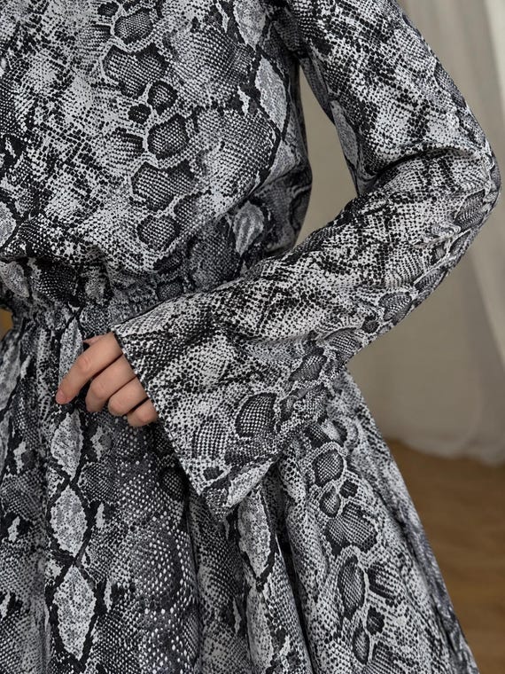 Grey Snake Skin Mini Cocktail Dress: Long Bell Sleeve Fall Animal Print Asymmetrical Hem (viscose/nylon)
