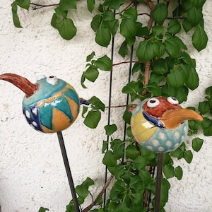 Gartenstecker bunte Vögel, Giesskeramik,  modelliert, Outdoorgeeignet,  Gartendeko,  lustig, Vogel, wetterfest, bunt, Hingucker