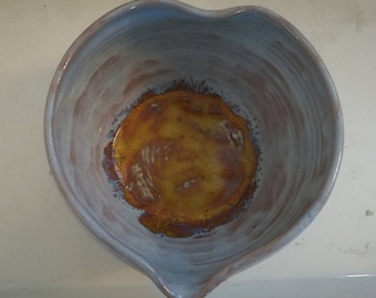 Heart-shaped bowl, stoneware, handmade, wheel-turned ceramic, cereal bowl, spout, unique, decorative bowl, dishwasher safe