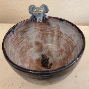 Handmade mug with modeled elephant and mouse, a unique piece in stoneware quality, favorite mug, children's mug, special ceramics, sweet