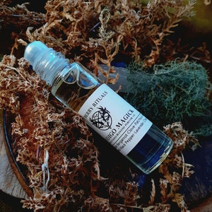 Wendigo Magick | 10ml Roll On Perfume Oil | Bergamot, Vetiver and Patchouli | Myth folk lore | Gothic Fragrances | Witchcraft Supplies