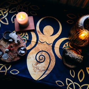 Triple Goddess Altar Cloth: Pagan Tarot Mat, Wiccan Decor