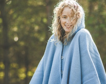 Cape en laine avec capuche Poncho en laine à capuche Ruana Cloak Mantle Fleece Wrap 100% naturel Nouvelle-Zélande Taille de laine 51 x 75 Po - couleur bleu clair