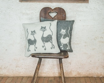 40x40 cm Pillow Cushion, Natural Wool New Zealand 100%, Double-sided Wool Cover, Cats, Anti-allergic