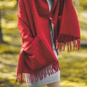  Chales elegantes de doble capa con borla para mujer, poncho de  punto de murciélago, Rojo - : Ropa, Zapatos y Joyería