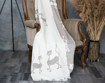 Cotton Jacquard Blanket with Cat Design: White & Gray Bedspread