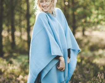 Knitted Poncho Shawl Wrap – Diamond V Shape Cape with Fringe 130x190 cm Blue