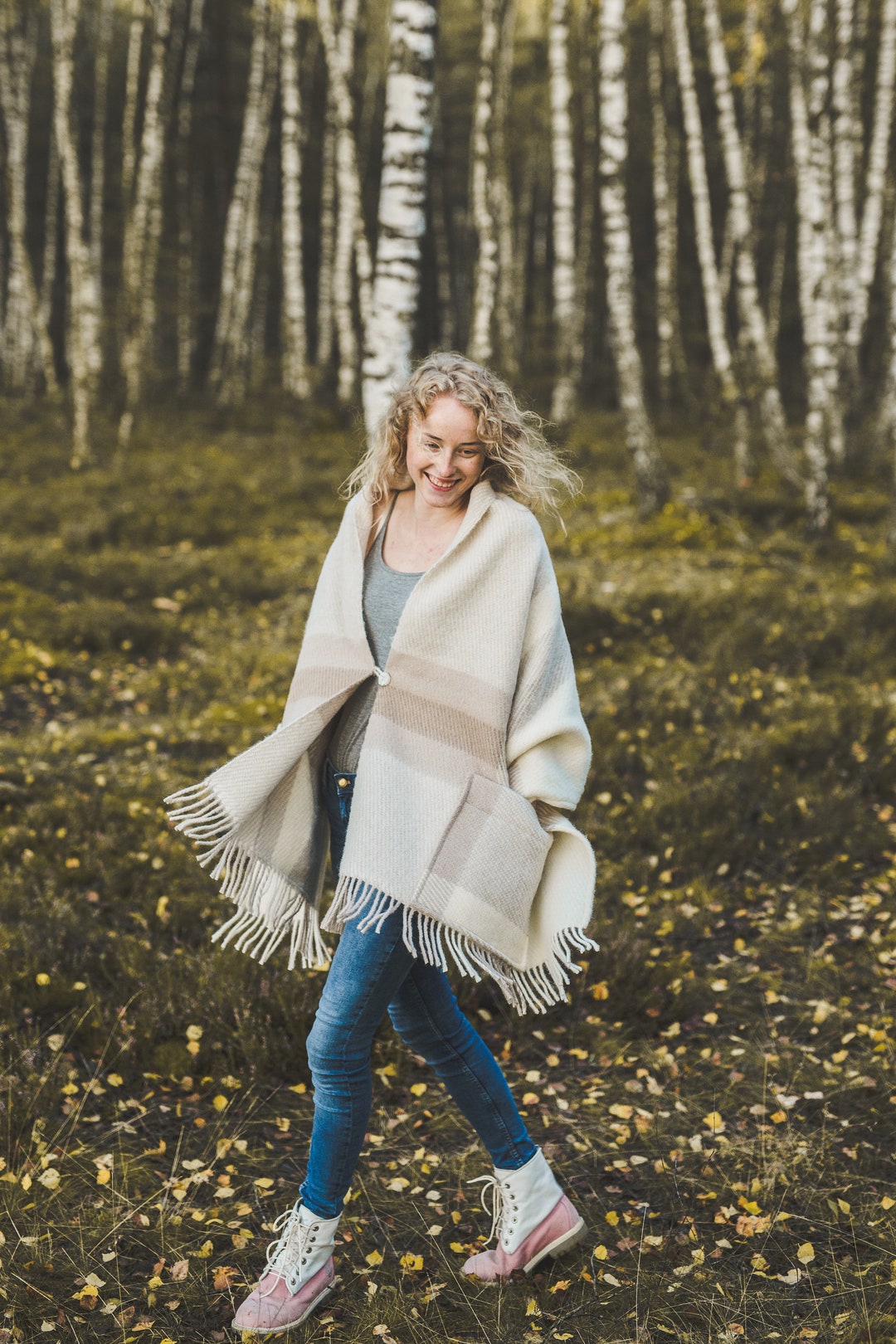 cozy fleece wrap shawl with large front pockets