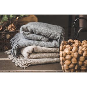 Wool Blanket 100% Natural, Multiple Colors Extra Quality Throw Blanket with fringes Sheep Wool Bedspread Plaid Soft Warm Size 140 x 200 cm