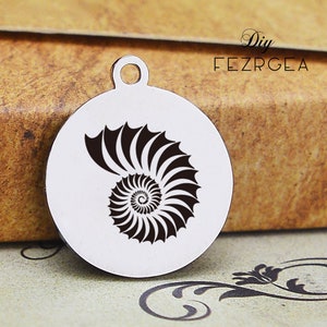 Encanto de acero inoxidable De concha de mar, encantos personalizados del océano y la playa, encantos personalizados / colgantes, encantos del brazalete del collar