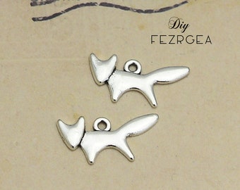 30PCS Antique silver fox charms. animals pendants. CY3531