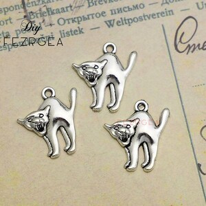 25PCS--21x19mm, Antique silver Witch&#39;s cat charms.  Animals pendants.