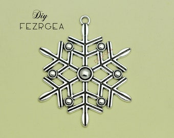 5PCS--58x47mm, Antique silver Large Snowflake Charms. Winter pendants.