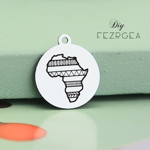 Africa mapa encanto de acero inoxidable, personalizado africa flor mapa grabado encantos, encantos personalizados / colgantes, encantos de collar WE895
