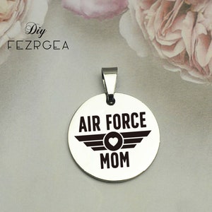 La fuerza aérea mamá encanto de acero inoxidable, personalizar la familia de la fuerza aérea grabado encantos, encantos personalizados / colgantes, encantos del brazalete del collar