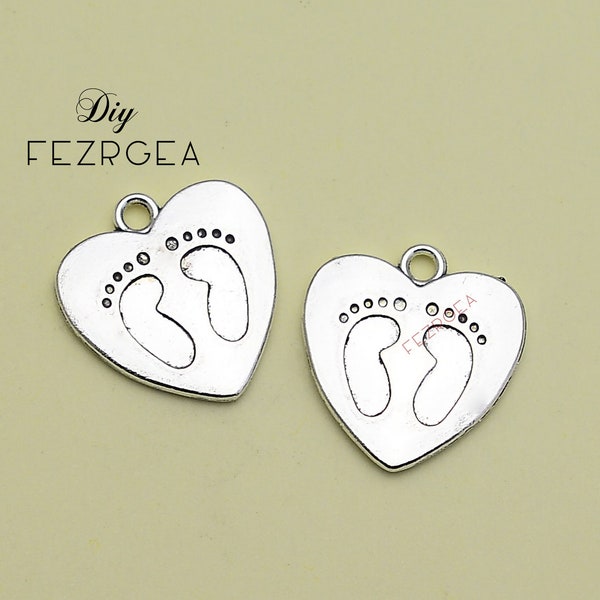 15PCS--21x21mm, Footprint heart charms, new baby charms, Antique silver tone pendants.