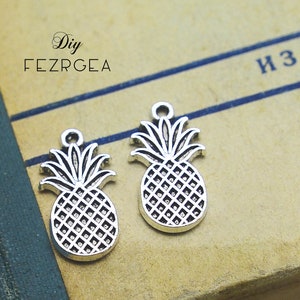 35PCS Antique silver pineapple charms. fruit pendants. CM501