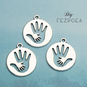 20PCS--21x17mm Antique silver Hand in hand charms. hand pendants.