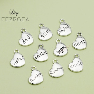 15PCS--15x18mm, plata antigua Corazón papá hijo hija hermana hermano mamá tía abuela tío abuelo encantos. Colgantes de family word.