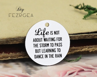 Vida encanto de acero inoxidable, aprendizaje personalizado para bailar en la lluvia grabado encantos, encantos / colgantes personalizados, collar brazalete encantos