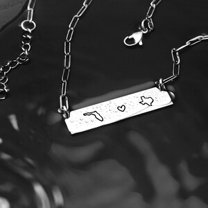 Collier d’amitié longue distance personnalisé pour femmes, cadeaux gravés de carte des États pour les amoureux, collier fait à la main gravé