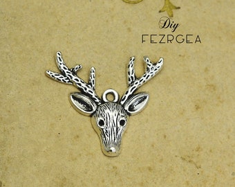鹿頭 トナカイ 鹿の頭チャーム 動物チャーム アンティークシルバートーン 44