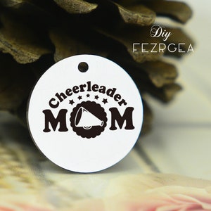 Charme de aço inoxidável da mãe da líder de torcida, amuletos gravados de líder de torcida personalizados, amuletos/pingentes personalizados, pingentes de pulseira de colar