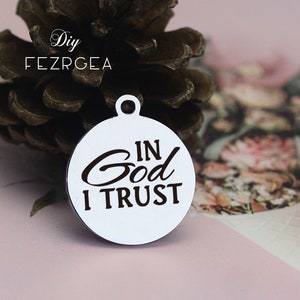 Charme de aço inoxidável em deus, amuletos personalizados eu confio, amuletos/pingentes personalizados, pingentes de pulseira de colar