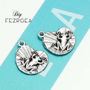 20PCS Antique silver Frog charms. Frog on a Lily Pad  pendants. DH9942