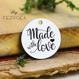 Feito com amor pingente de aço inoxidável, pingentes personalizados gravados em coração, pingentes/amuletos personalizados, pingentes de pulseira de colar