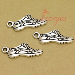 30PCS Antique silver Running Gym Shoes charms. Sneakerpendants. DH9962