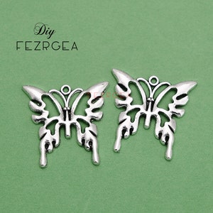 15PCS--24x25mm, Antique silver Butterfly charms. Insect pendants.
