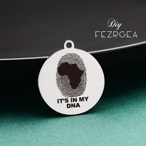 África es mi ADN encanto de acero inoxidable, encantos grabados personalizados, encantos personalizados / colgantes, colgante de mapa de África