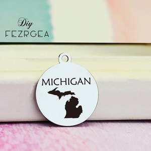 Carte du Michigan Charme en acier inoxydable, Carte personnalisée du Michigan USA Charmes gravés, Charmes / pendentifs personnalisés, Collier Bangle Charms