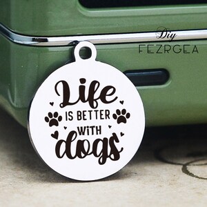 A vida é melhor com pingentes de aço inoxidável para cães, amuletos personalizados para mães de cães, pingentes/amuletos personalizados, pingentes de pulseira de colar