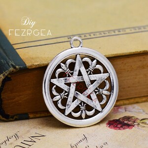 3PCS--42x47mm, Antique silver pentagram charms. Five-pointed Star pendants.