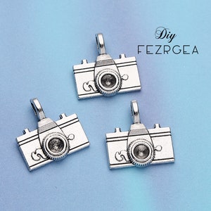 15PCS--21x22mm, Antique silver Camera charms. Movie Camera pendants.