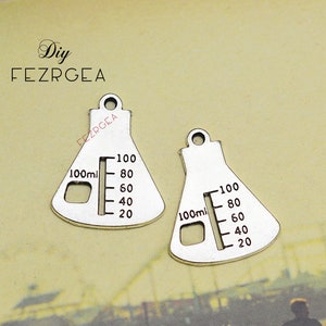 15PCS--20x25mm, plata antigua Que mida los encantos del vidrio. Colgantes de jarra de medición.