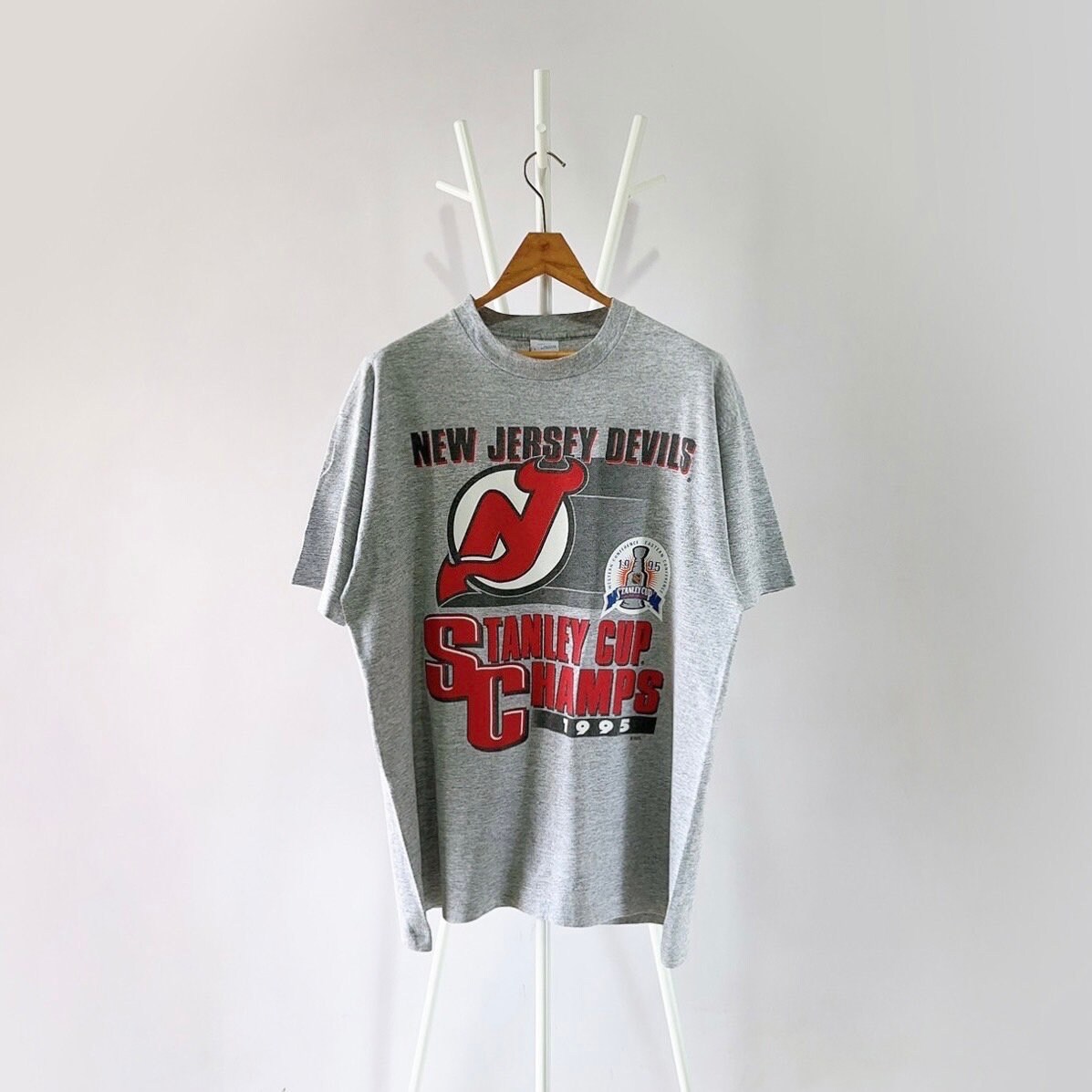 NEW JERSEY DEVILS VINTAGE 1995 EASTERN CONFERENCE CHAMPIONS TSHIRT SIZE XL