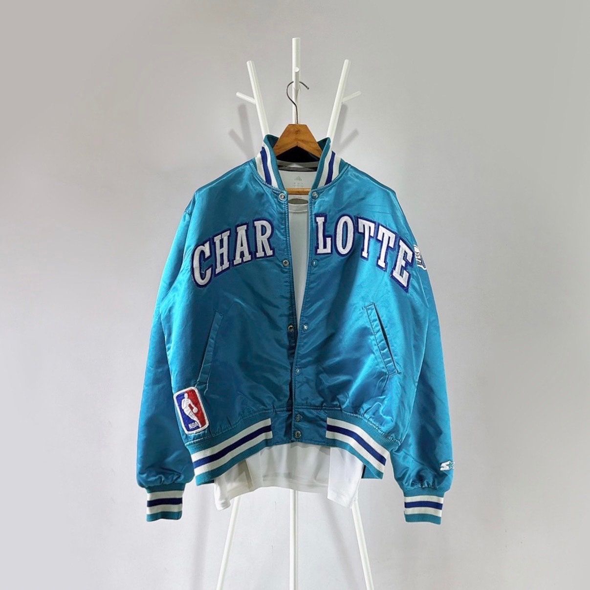 Vintage 90s Charlotte Hornets Jacket Pro Player Hooded Winter 