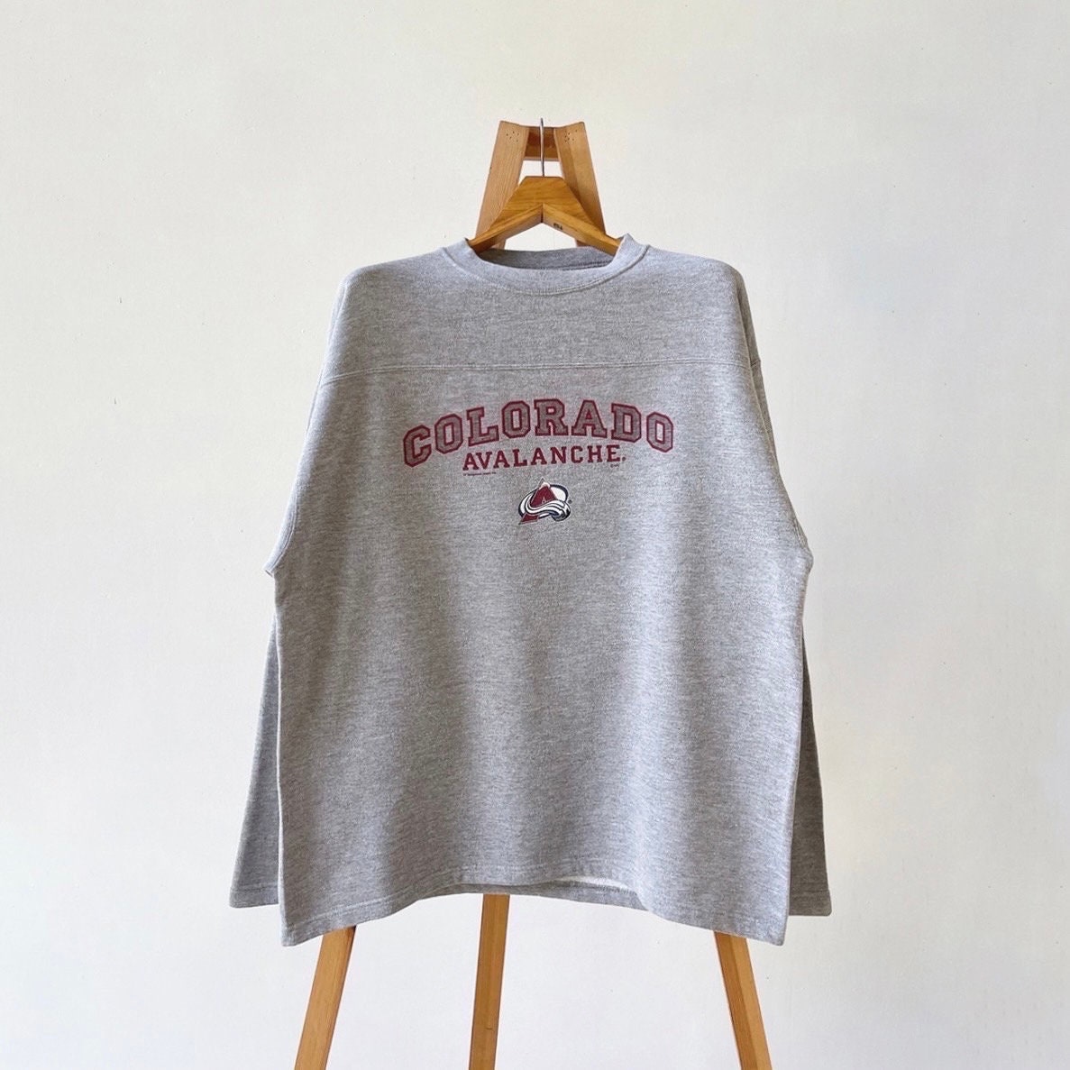 Colorado Avalanche BIGFOOT Vintage NHL Crewneck Sweatshirt Hoodie Shirt  Gifts for Fans - Bluefink