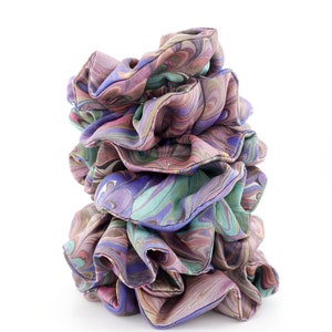 Pure silk scrunchie, 10 cm, recycled image 4