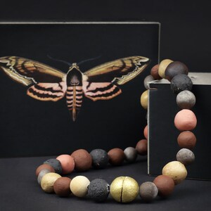 Pearl necklace model "Liguster Schwärmer" including jewelry box