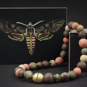 Pearl necklace model: Windenschwärmer including jewelry box