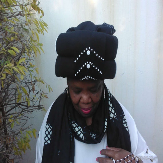 Xhosa Beaded Gloves Black White