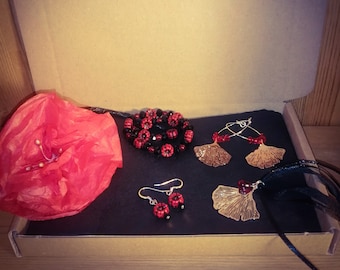 Hadestown Jewellery and Tissue Carnation Gift Box