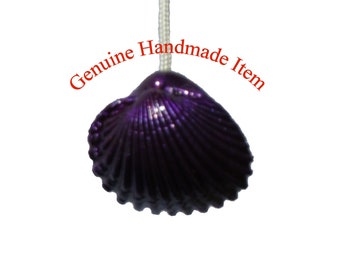 Purple shell light pull handle nautically themed, beach found cockle. Cord pull for bathroom lighting, blinds or ceiling fans. Goth themed