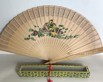 ヴィンテージ中国製木製扇子：花鳥の絵柄／風変わりな壁飾り - Etsy 日本